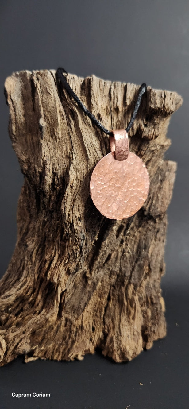 Dimple Swing Pendant Necklace